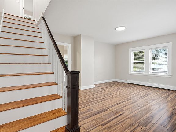 5th image of 293 Lawrence Road