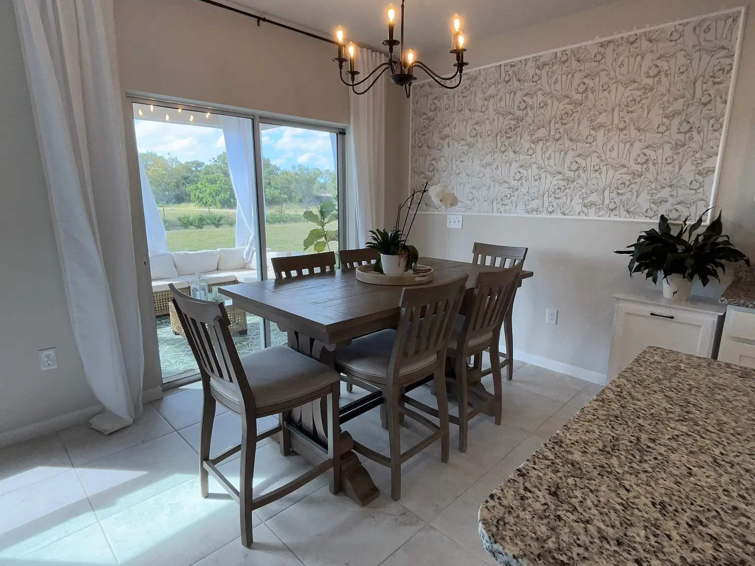 3 bed, 1452 sqft, $2,300 — Photo 4