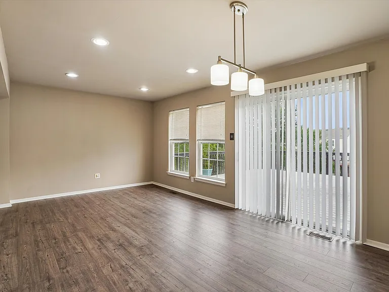 405 Joshua Ct — Photo 14