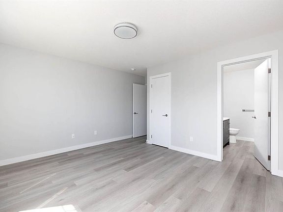 3rd image of 189 N Dafoe Way
