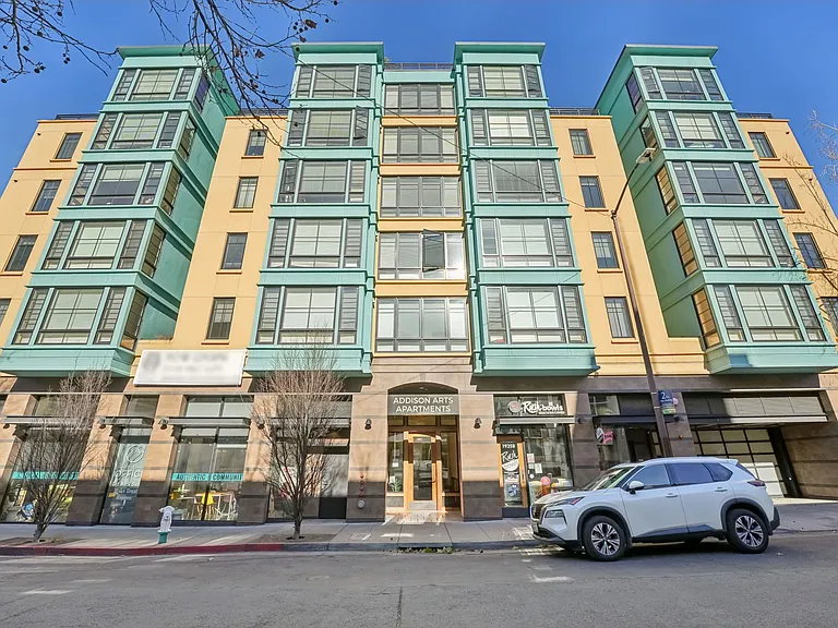 Addison Arts Apartments — Photo 167