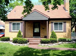 909 Danbury Rd, Dayton, OH 45420