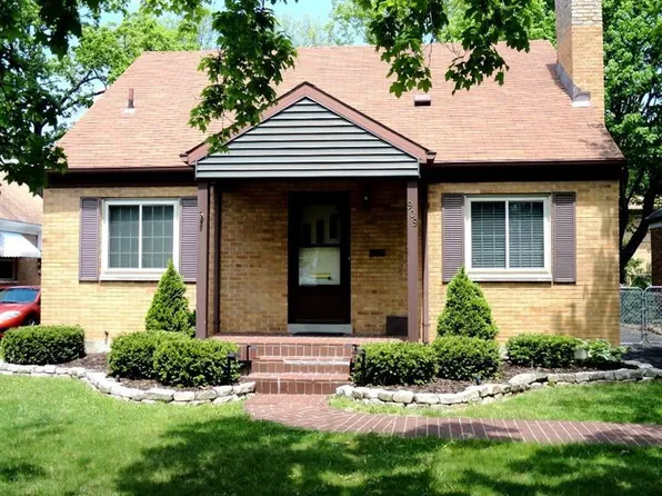 909 Danbury Rd, Dayton, OH 45420