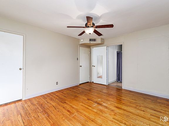 5th image of 2519 Yale Ave