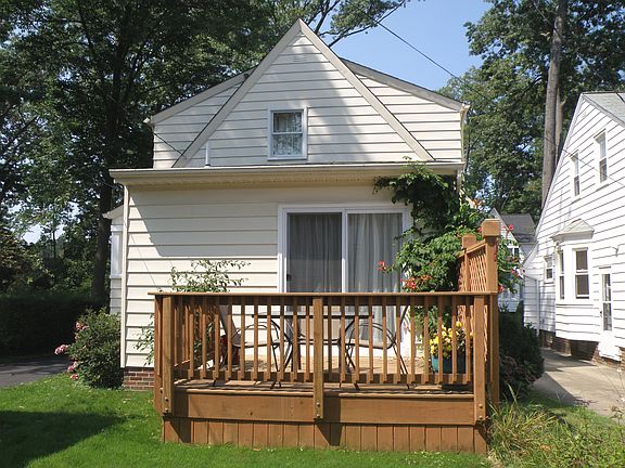 3rd image of 3179 W 160th St
