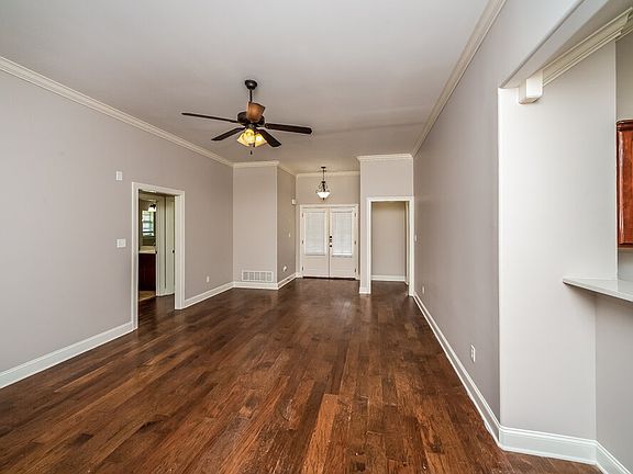 4th image of 1406 Lake Front Dr E