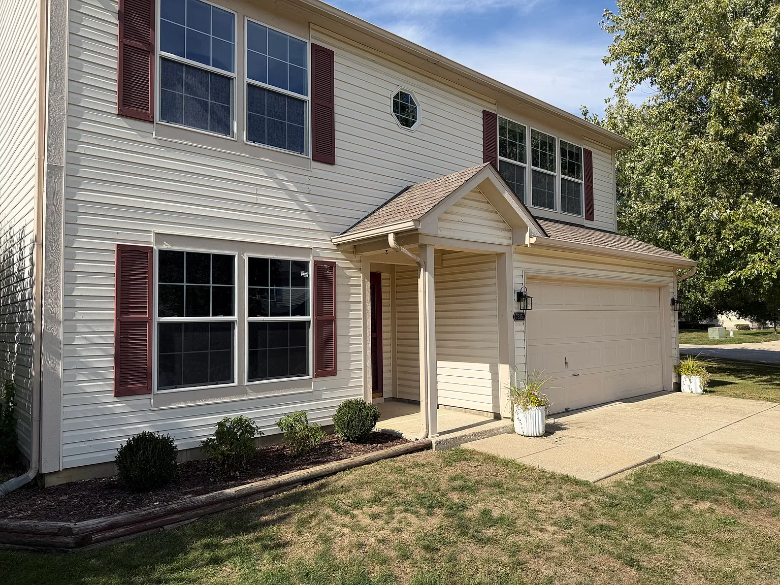 3 bed, 2.5 bath, 1980 sqft, $2,250 — Photo 2