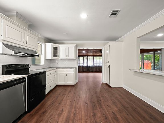 5th image of 8709 Forest Hill Dr