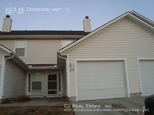 203 NE Dogwood St #C Photo 1