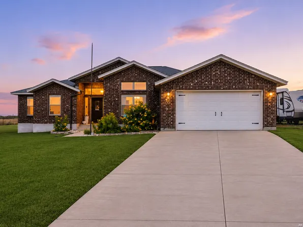 149 LAKEVIEW CIR, La Vernia, TX 78121