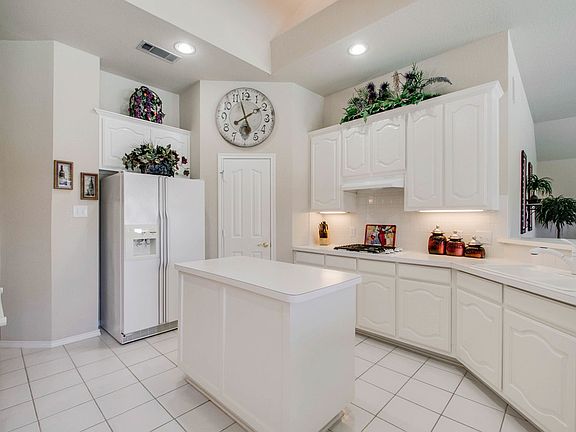 4th image of 5904 Ember Glen Dr