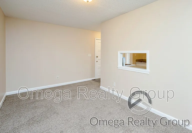 Camelot Apartments — Photo 43