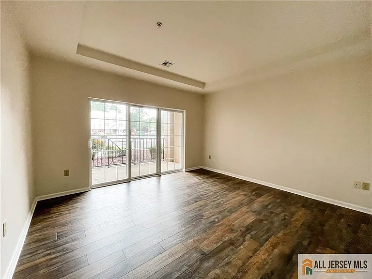 105 Regency Pl — Photo 16