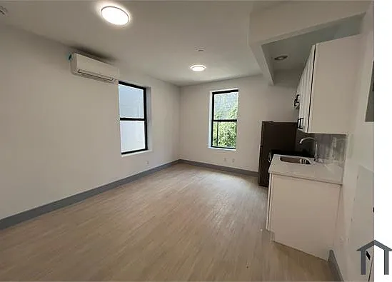 Studio, 600 sqft, $2,646 — Photo 2