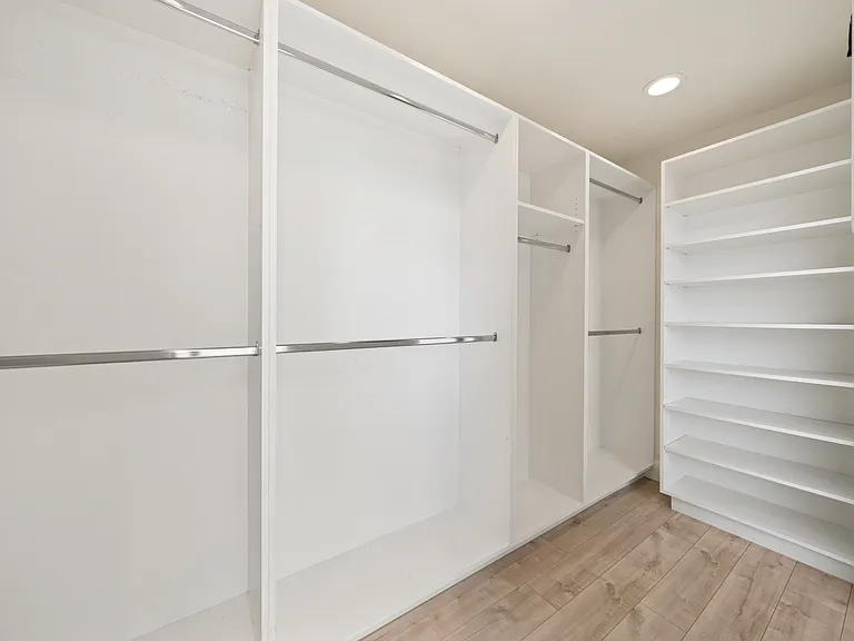 1227 N Brand Blvd #7 — Photo 9