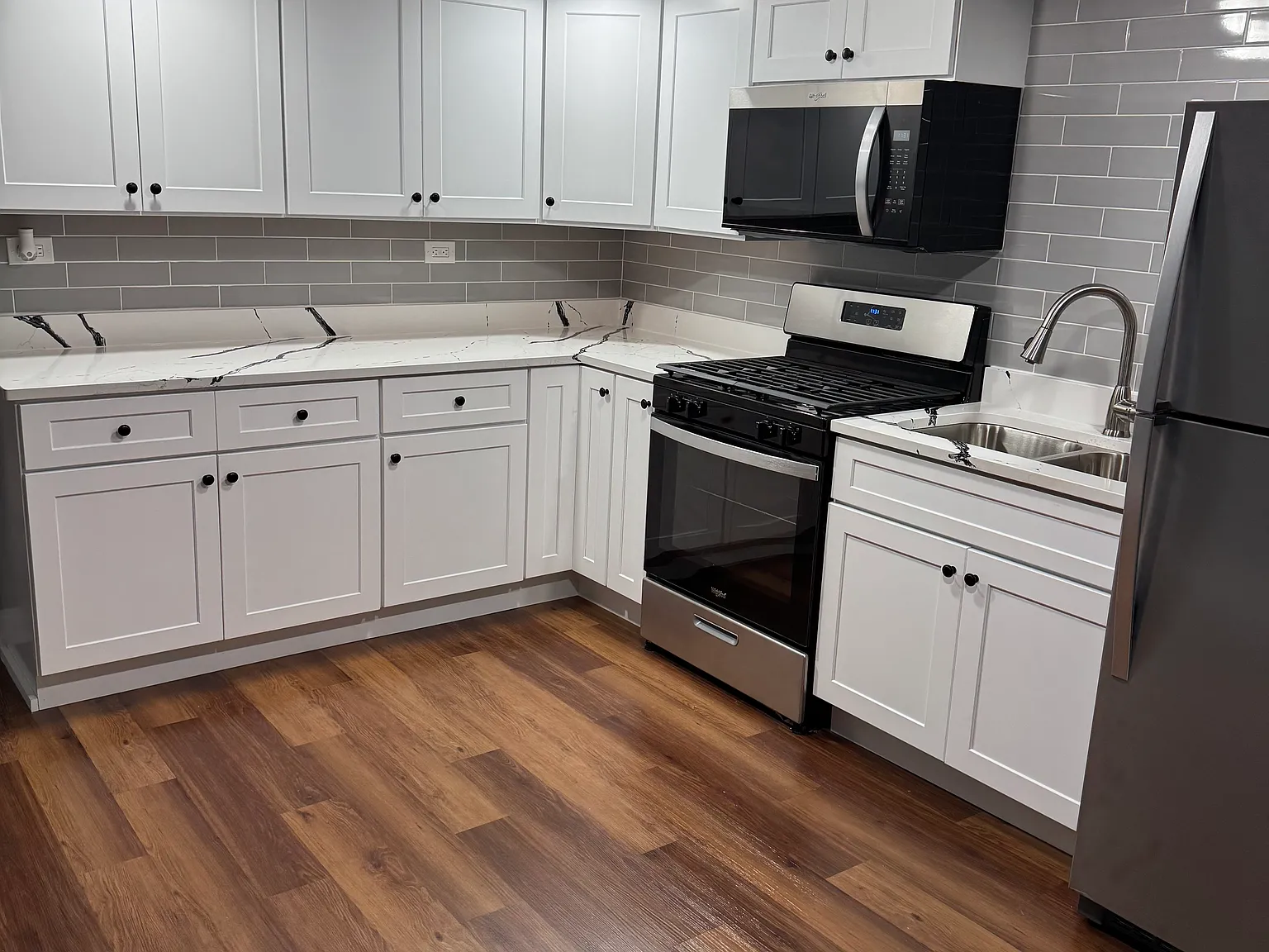 2309 W 47th Pl — Photo 2
