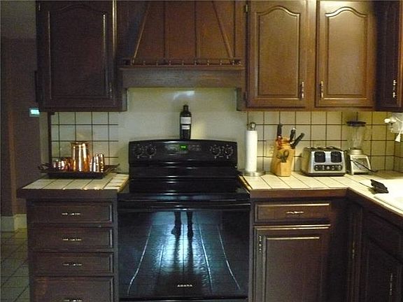 5th image of 809 Mystic Ave