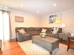 168 Hart St APT 63, Taunton, MA 02780