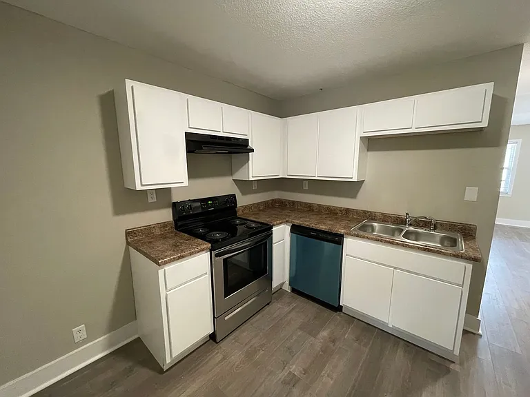 2420 Dudley St — Photo 9