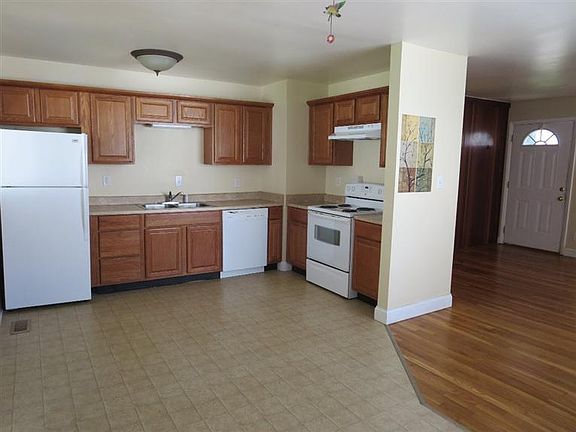 4th image of 1526 Lytton Pl