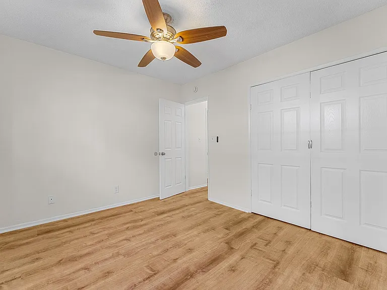 1850 Gardenia Ave #5 — Photo 10