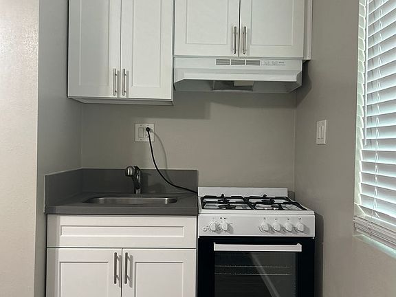 5th image of 4228 N Lakewood Blvd APT E