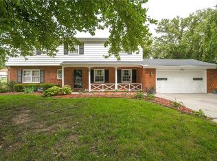 206 Highland Dr, Smithville, MO 64089