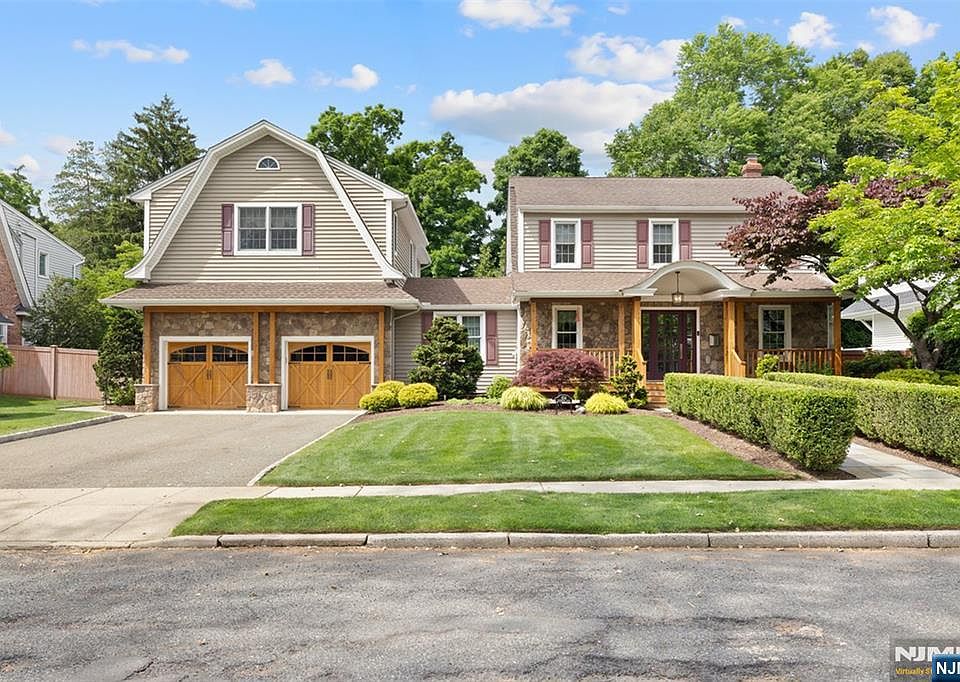 1st image of 454 Hasbrouck Boulevard