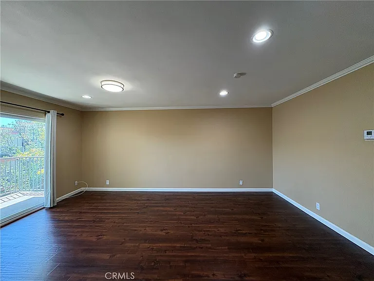 400 N Acacia Ave — Photo 6