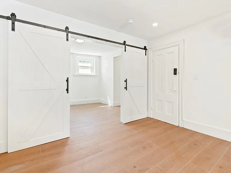301 Bunker Hill St #1 — Photo 7
