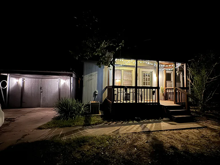 1240 E Walnut St — Photo 53
