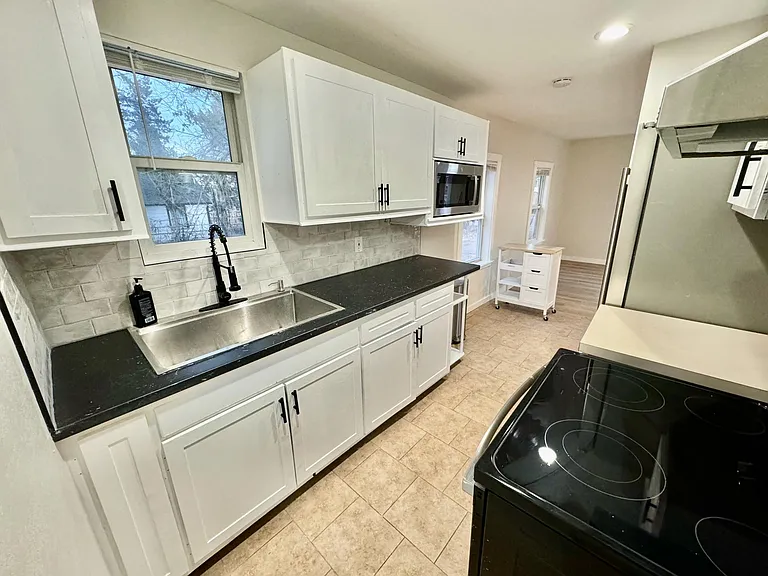 935 S Sheridan Blvd — Photo 4