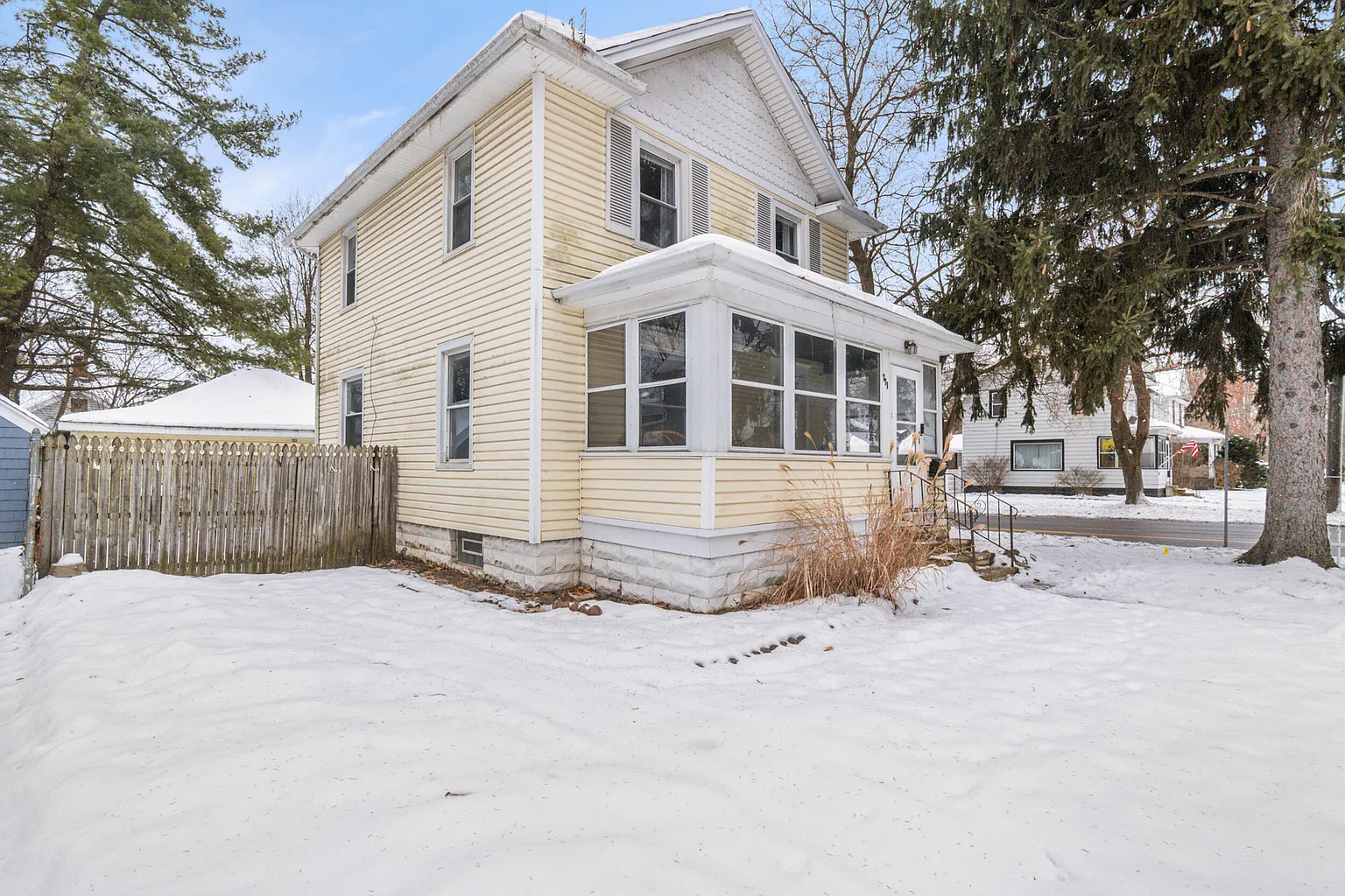 771 Randolph St photo 1