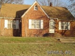 1110 N 6th St, Vandalia, IL 62471