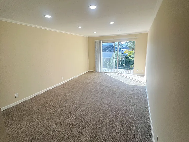 Quail Hill Apartments — Photo 9
