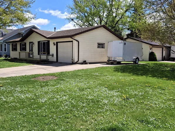 221 Robert STREET, Watertown, WI 53098