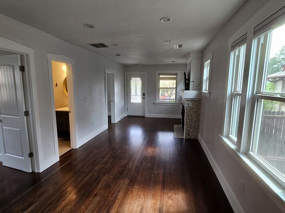 3rd image of 4531 Decatur St