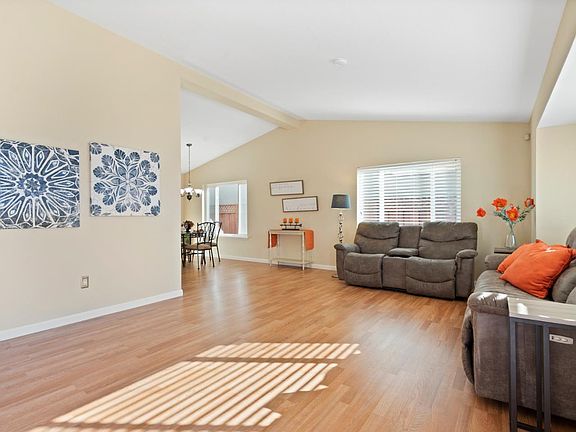 5th image of 173 Bender Cir
