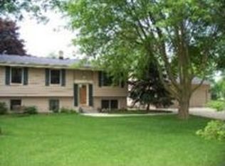 4021 Beaver Dam Rd, West Bend, WI 53090