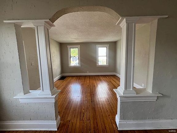 5th image of 934 Wachtel Ave
