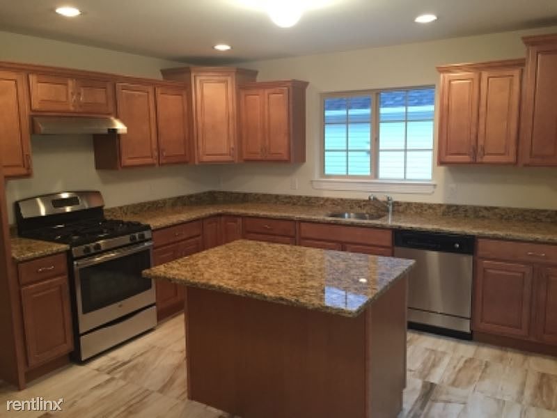 1st image of 69 Cayuga Ave #2FL