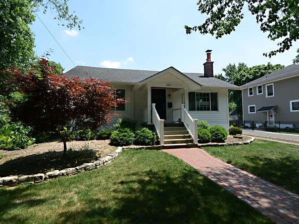 107 N Lincoln Ave, Geneva, IL 60134