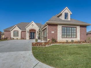 10208 E Crestwood St, Wichita, KS 67206