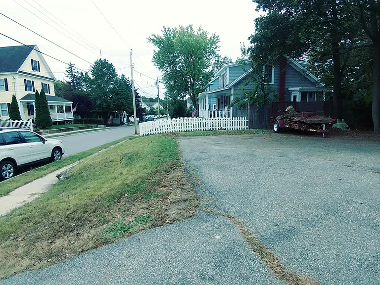2 Broad St #1 — Photo 21