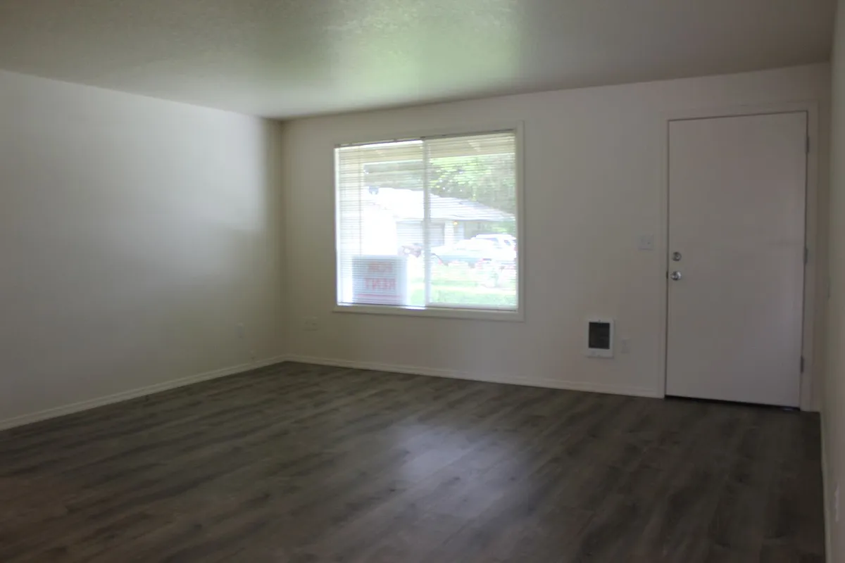 Building Photo - 624 SE 32nd Ct