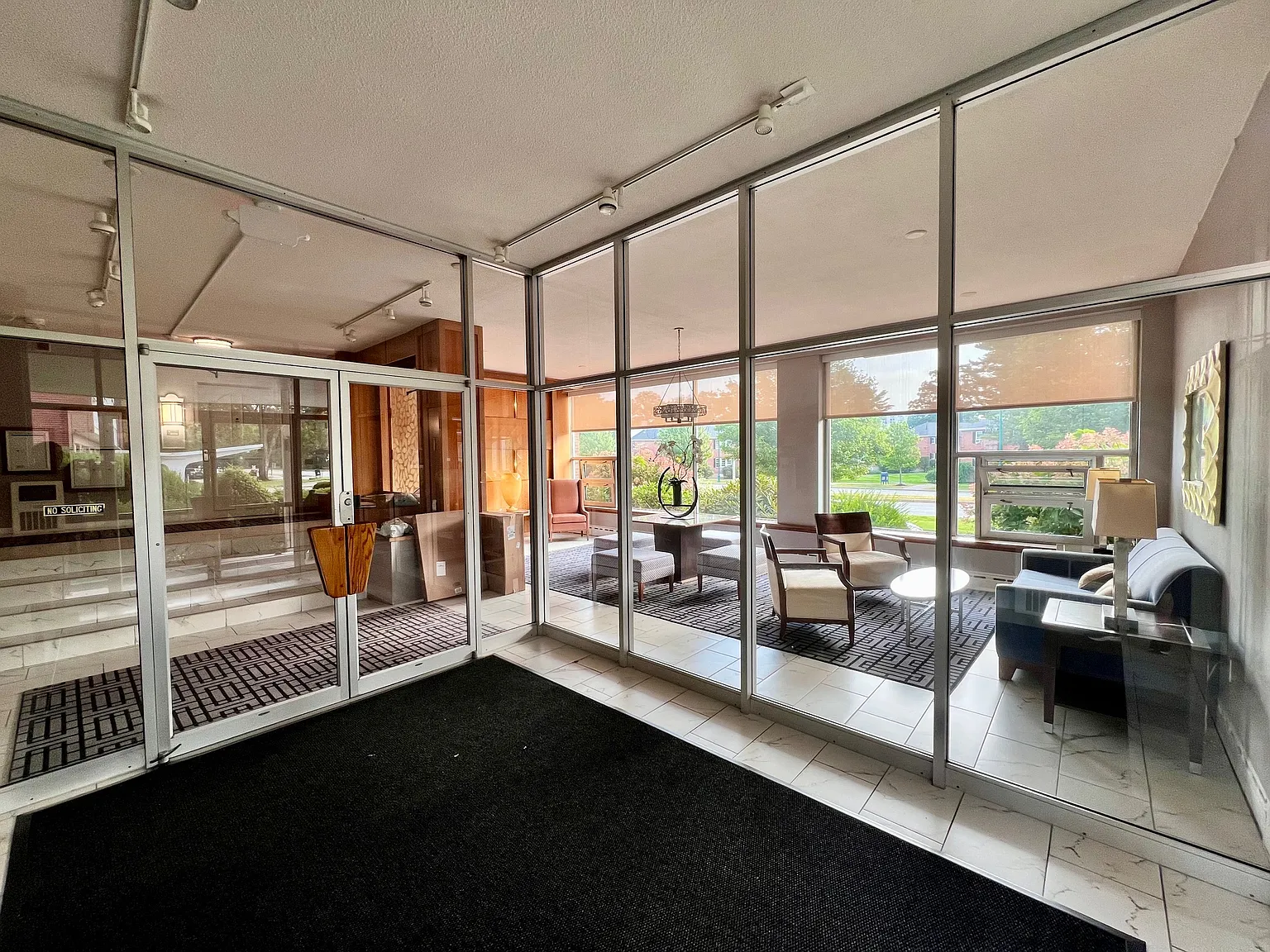 2 bed, 1098 sqft, $3,000 — Photo 3