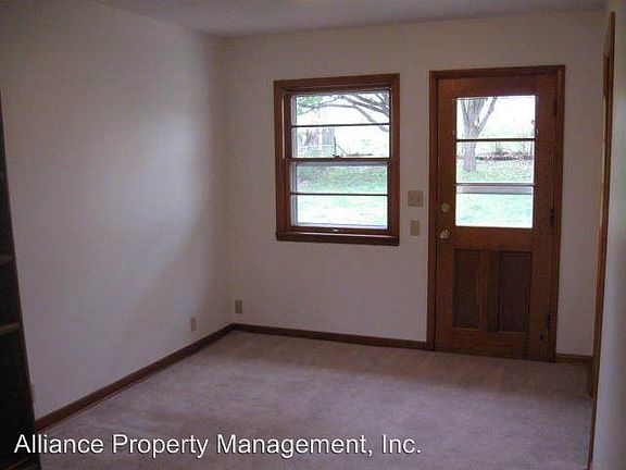 2nd image of 1169 Meadowbrook Ln