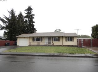 390 SW Juniper St, Junction City, OR