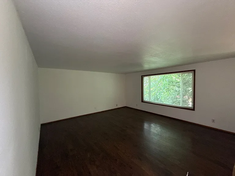 2435 City View St — Photo 4