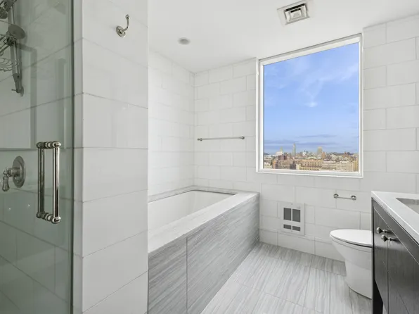 2628 Broadway image 6 of 7